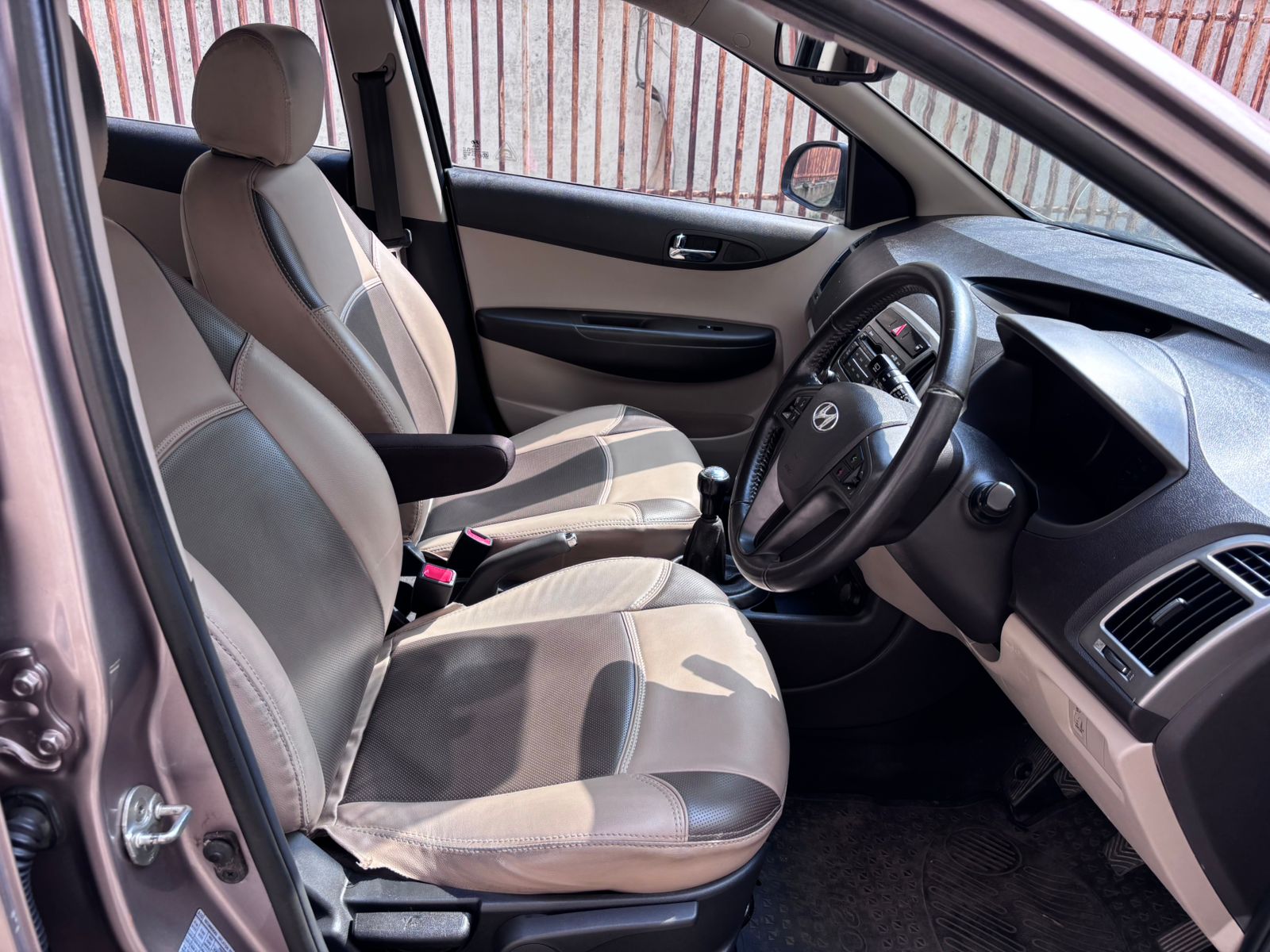 2014 Hyundai i 20 Asta MT P