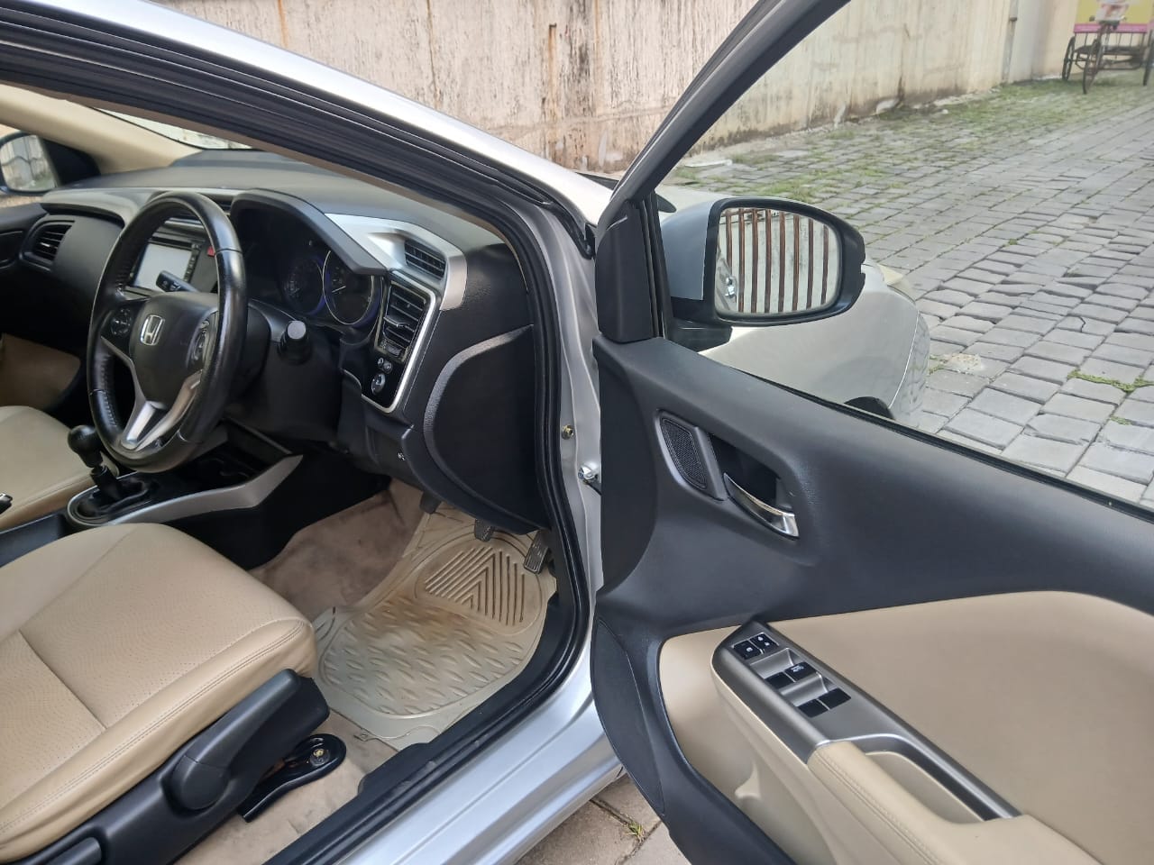 2016 Honda City 1.5 VX Sunroof MT