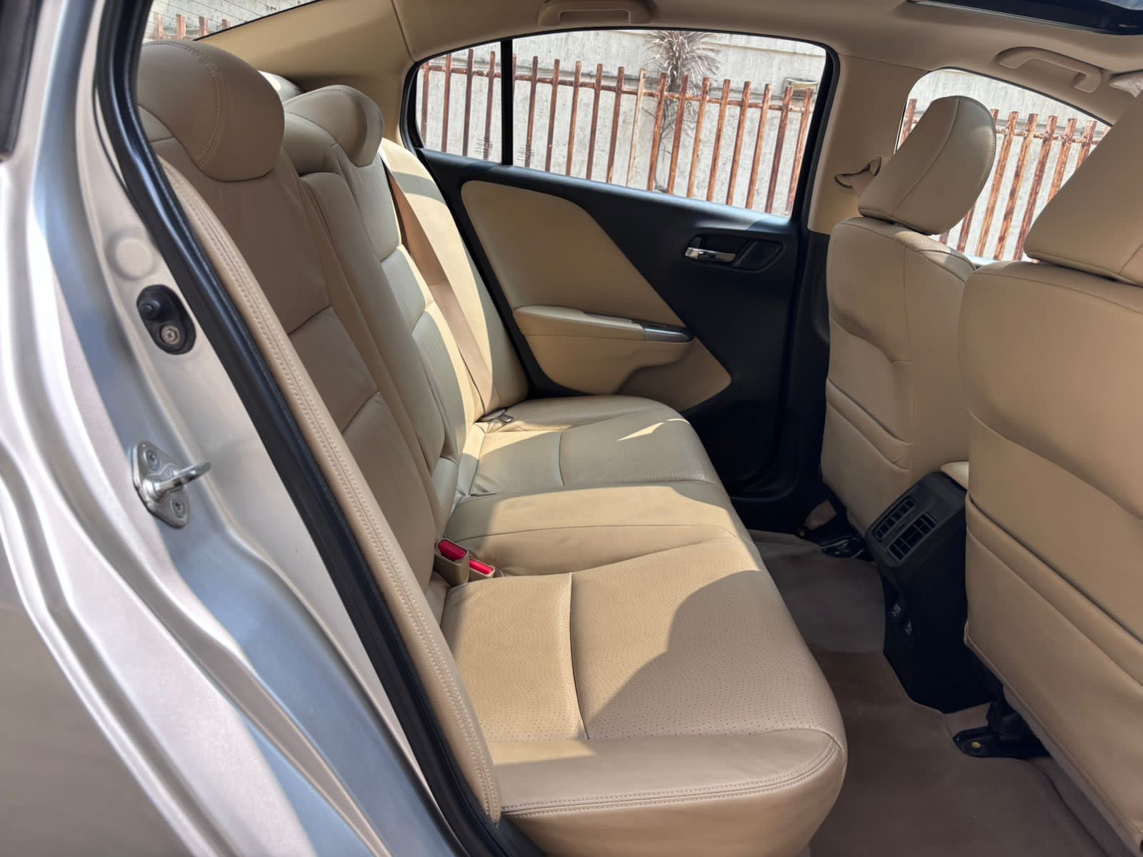 2015 Honda City 1.5 VX CVT PET Sunroof