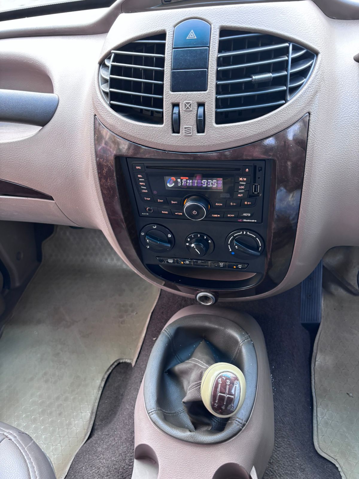 2014 Mahindra Xylo E8 M Eagel 8 STR Diesel