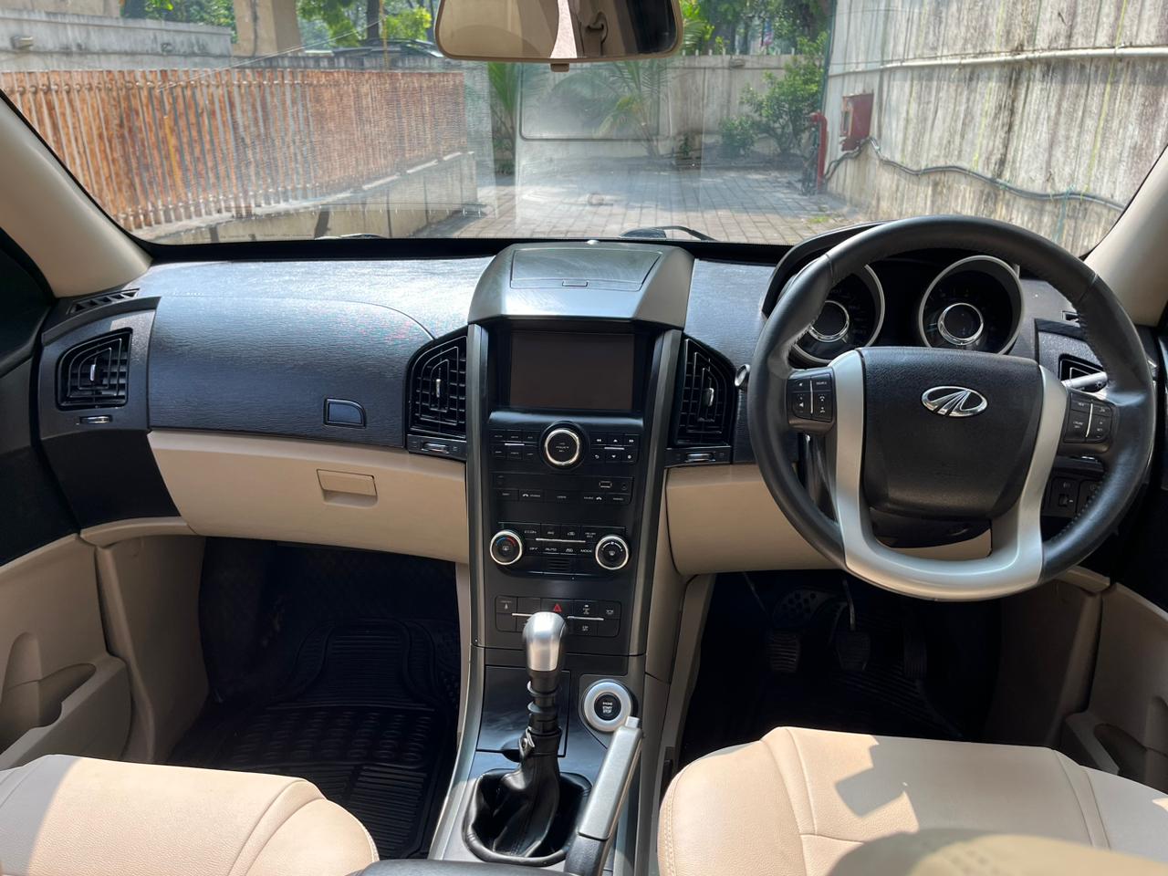 2018 Mahindra XUV 500 W 9 Mt
