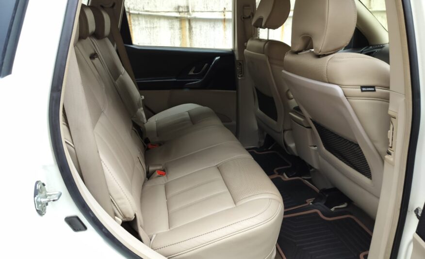 2016 Mahindra XUV 500 W10 Auto Sunroof