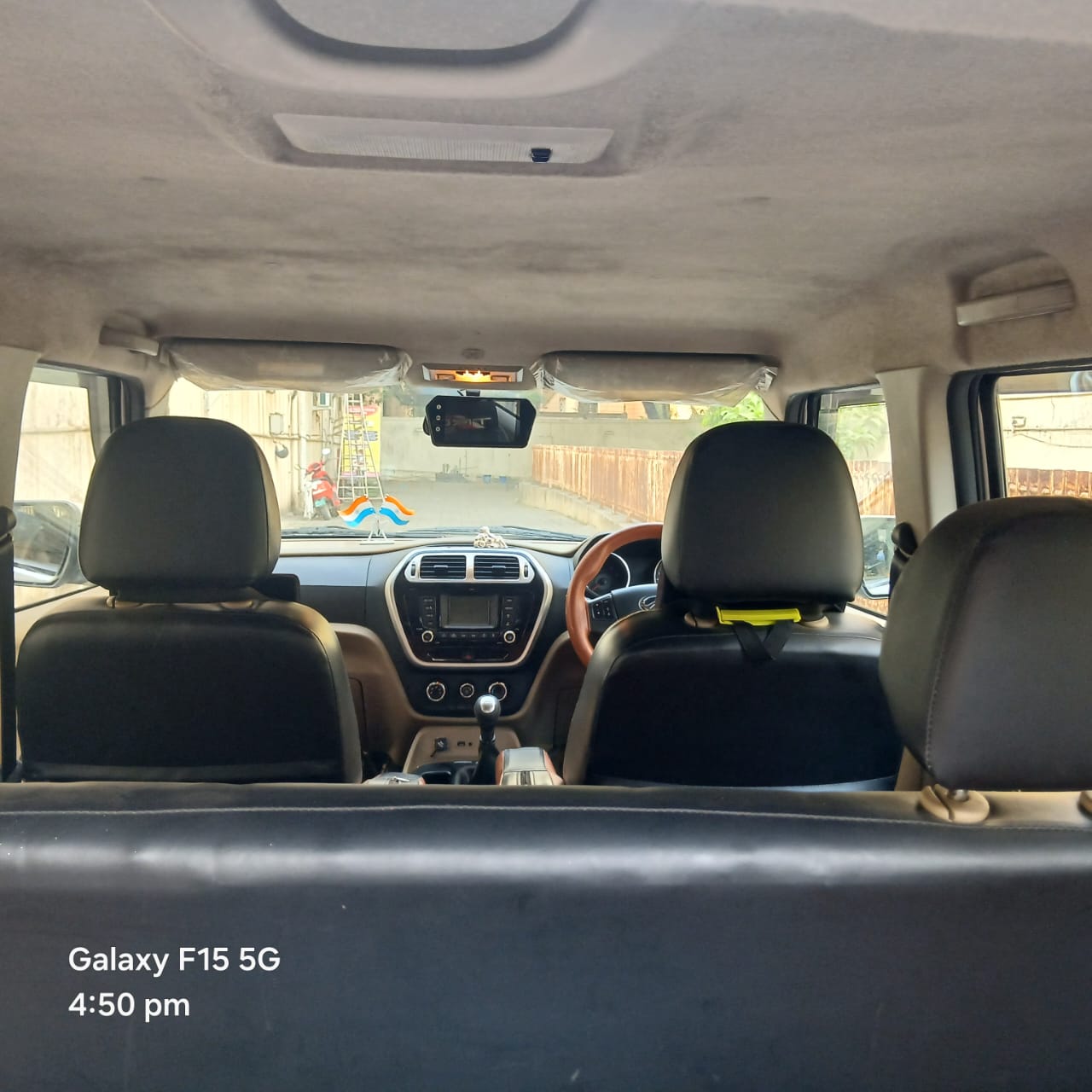 2018 Mahindra TUV 300 T8 MHAWK MT D