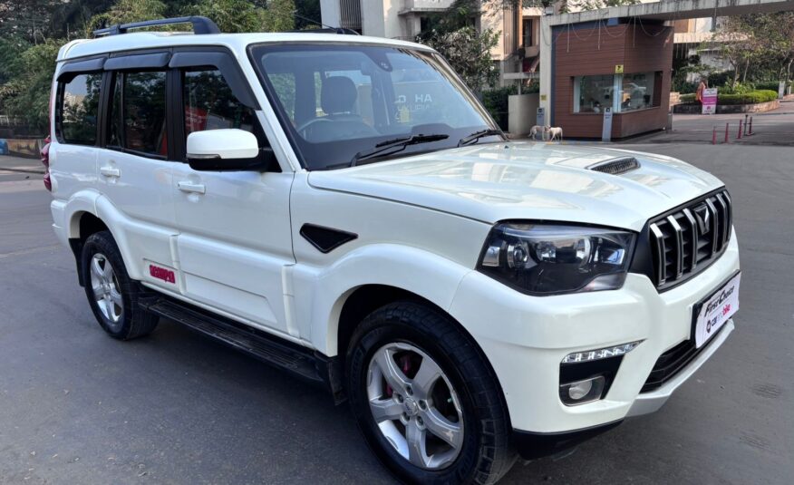 2018 Mahindra Scorptio S11 7 STR Manual