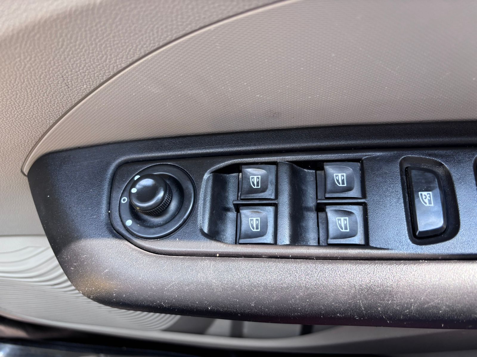 2022 Renault Triber RXT Easy 1.0