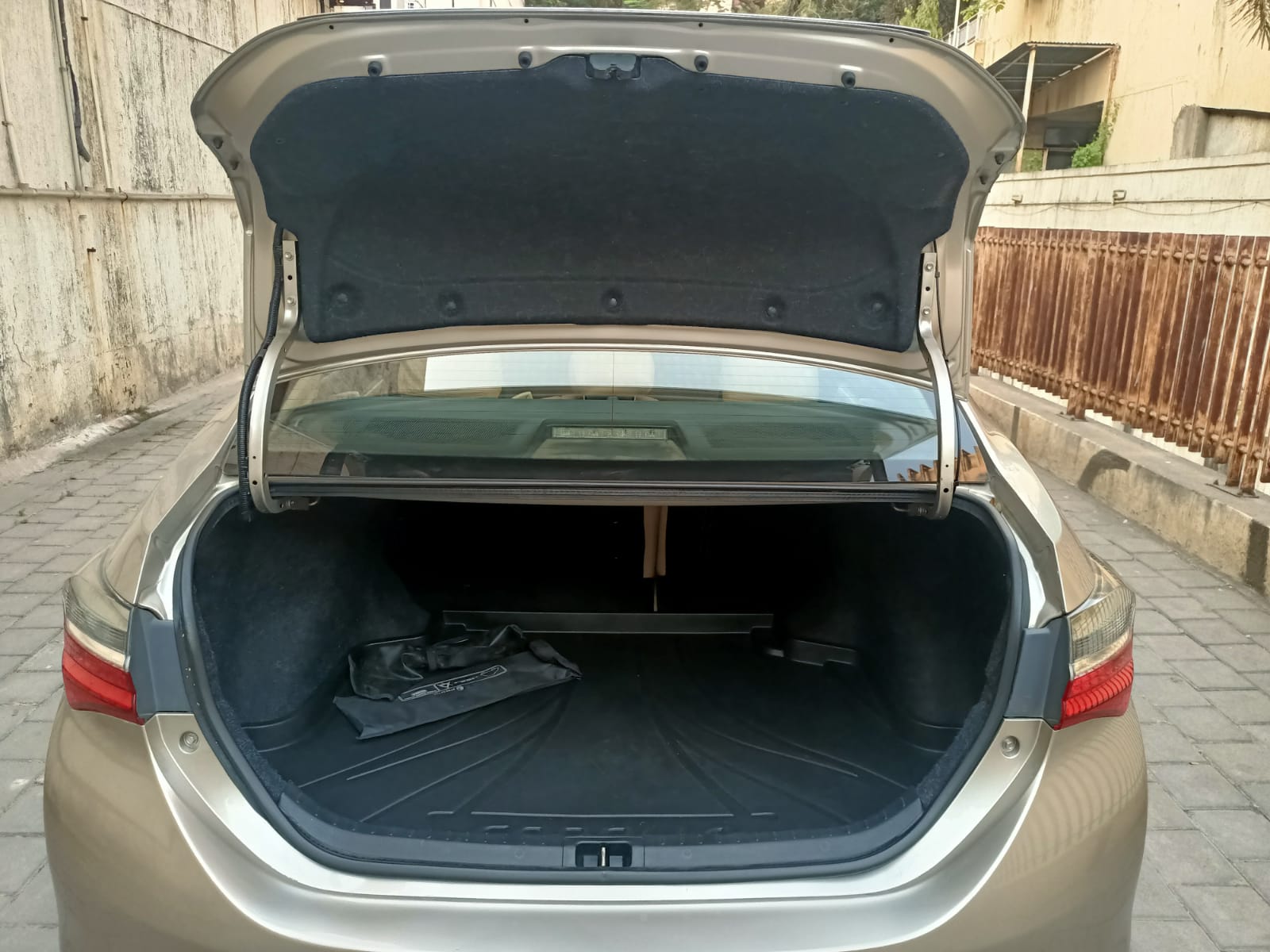 2018 Toyota Corolla Altis 1.8 VL P AT