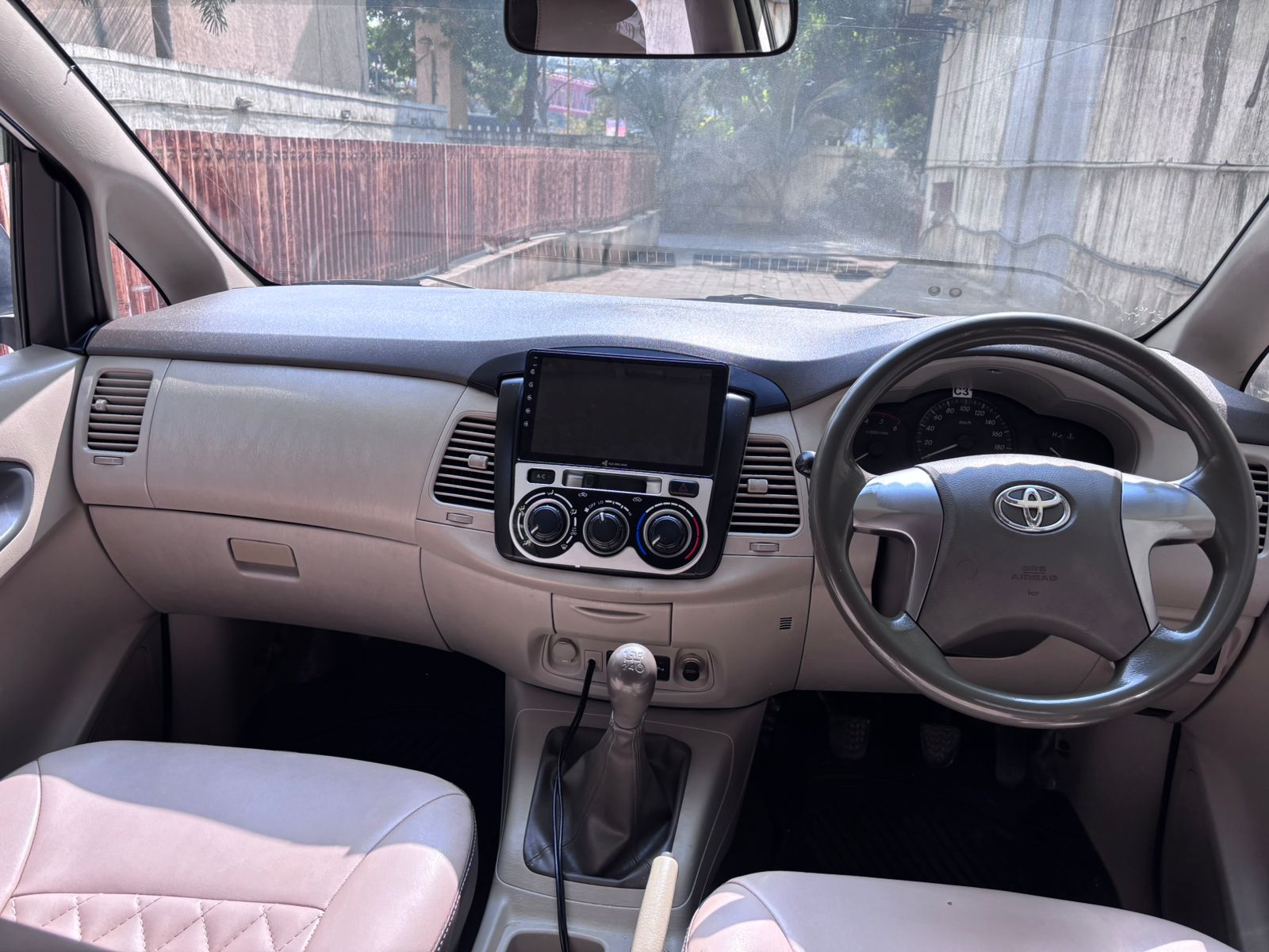 2014 Toyota Innova 2.5 G 6 STR