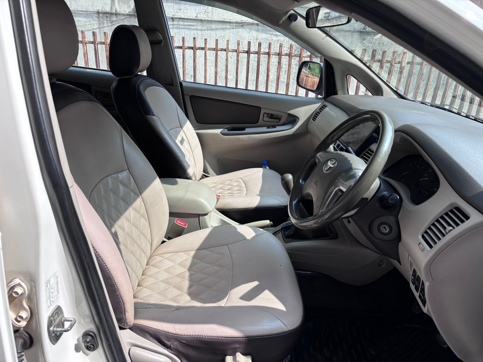 2014 Toyota Innova 2.5 G 6 STR