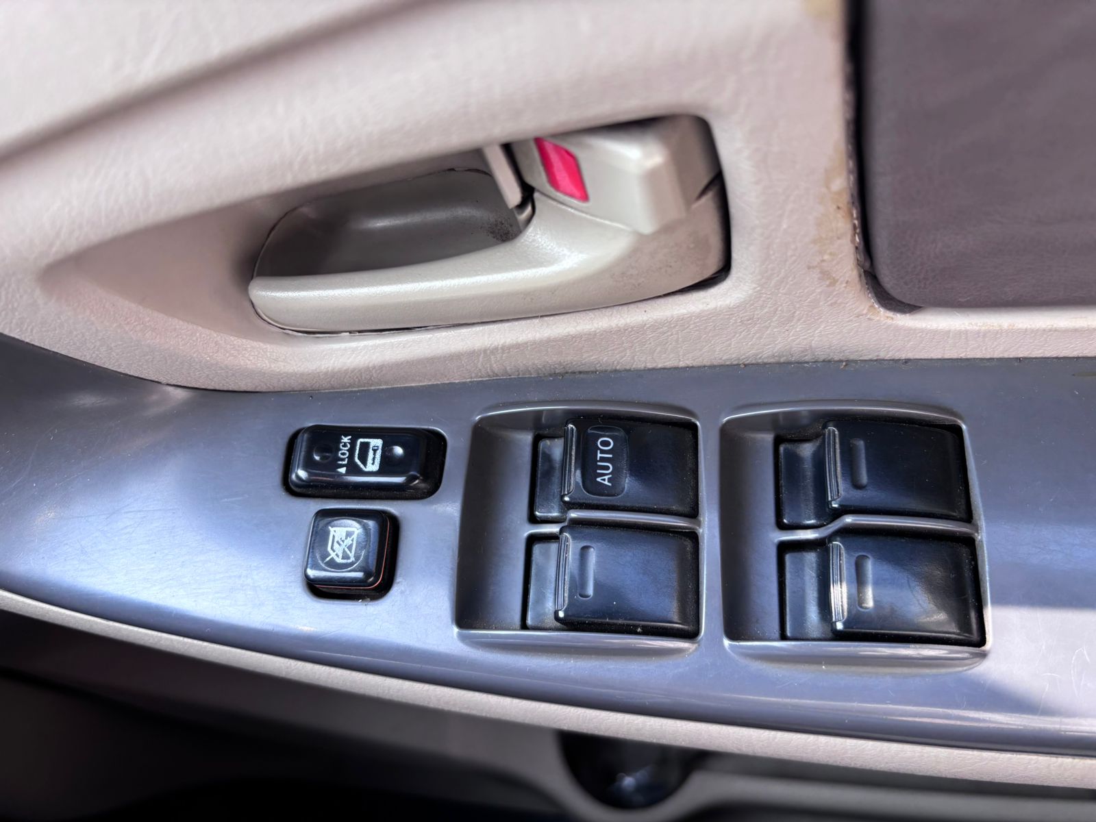 2014 Toyota Innova 2.5 G 6 STR