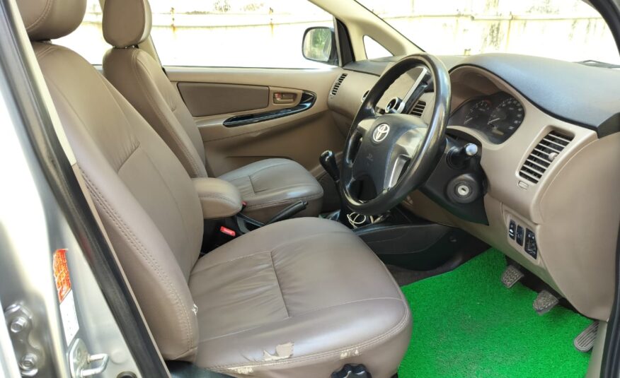 2016 Toyota Innova 2.5 G 7 STR MT