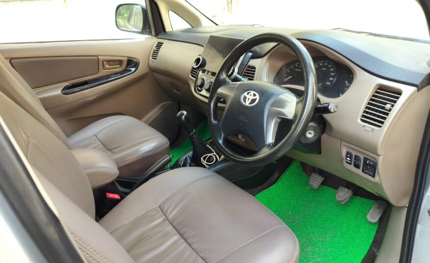 2016 Toyota Innova 2.5 G 7 STR MT