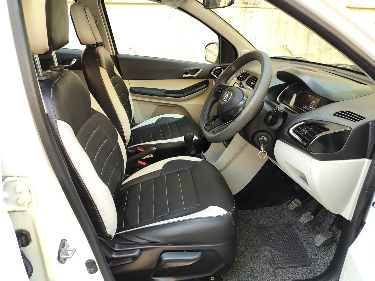 2022 Tata Tiago XZ+ MT