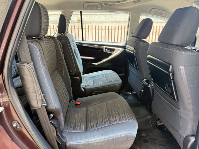 Toyota Innova Crysta 2.4 VX MT 8S BSIV