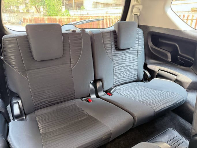 Toyota Innova Crysta 2.4 VX MT 8S BSIV