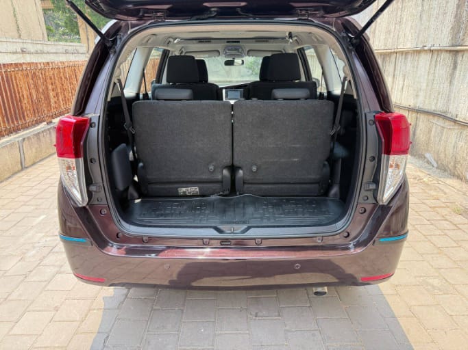 Toyota Innova Crysta 2.4 VX MT 8S BSIV