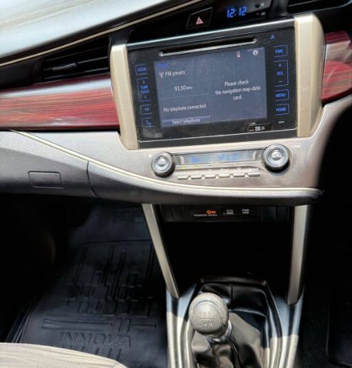 Toyota Innova Crysta 2.4 VX MT 8S BSIV