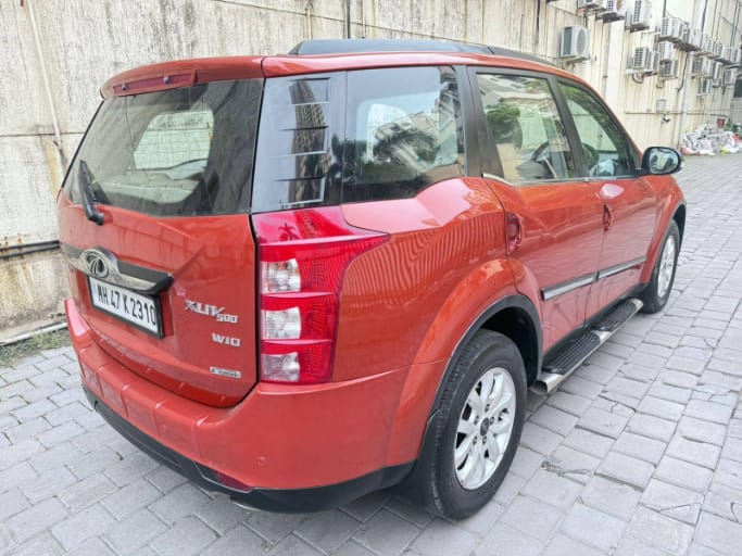 2016 Mahindra XUV500 AT W10 FWD