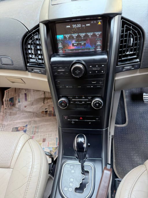 2016 Mahindra XUV500 AT W10 FWD