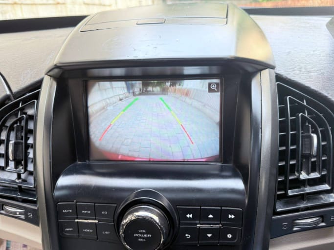 2016 Mahindra XUV500 AT W10 FWD