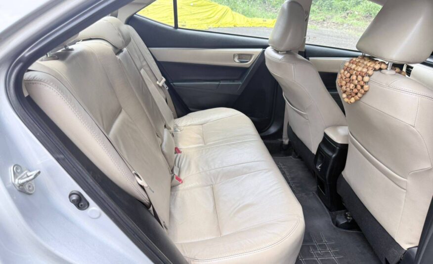 Toyota corolla altis 1.8 v (F)