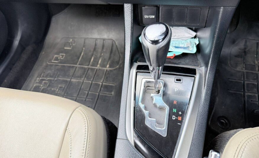 Toyota corolla altis 1.8 v (F)