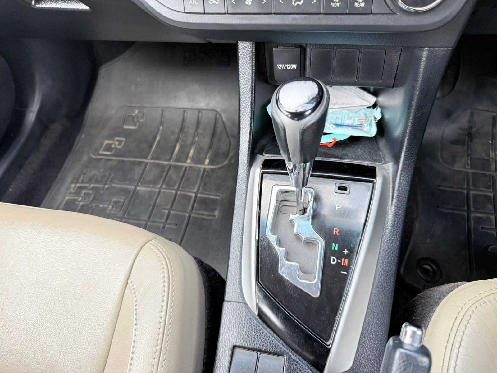 Toyota corolla altis 1.8 v (F)