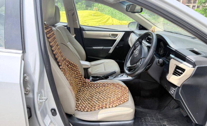 Toyota corolla altis 1.8 v (F)